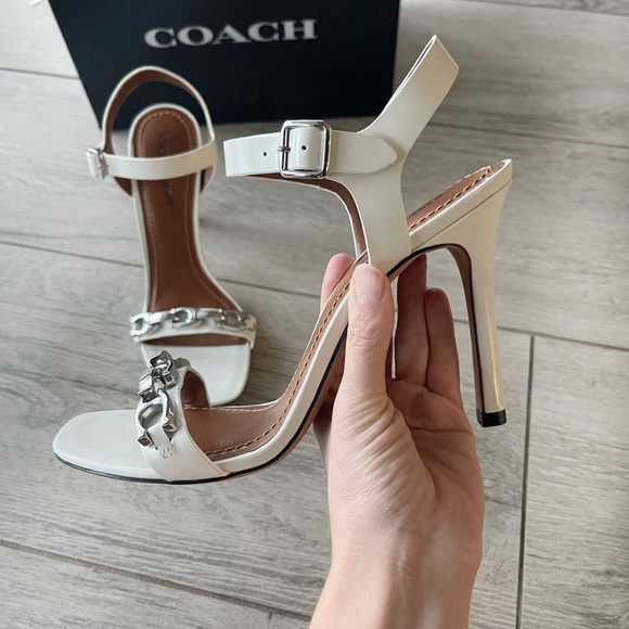 AUTHENTIC Coach white leather open toe Vintage sandals - Picture 3 of 4